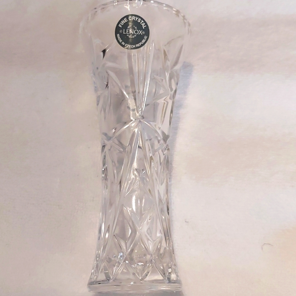 LENOX crystal bud vase. Made in Czech Republic.